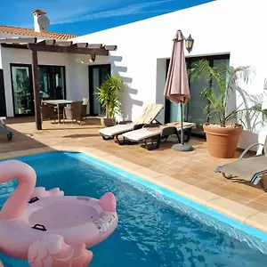 https://beautiful-spacious-villa-with-private-heated-pool-lajares.hotelsfuerteventura.org