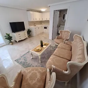 https://retro-1-bedroom-apartment.in-canary-islands.com